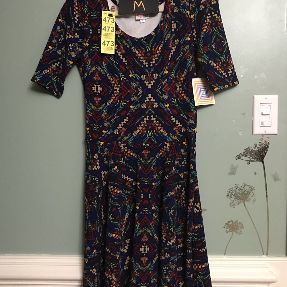 ⛔️. SOLD SOLD ⛔️. NWT Nicole M